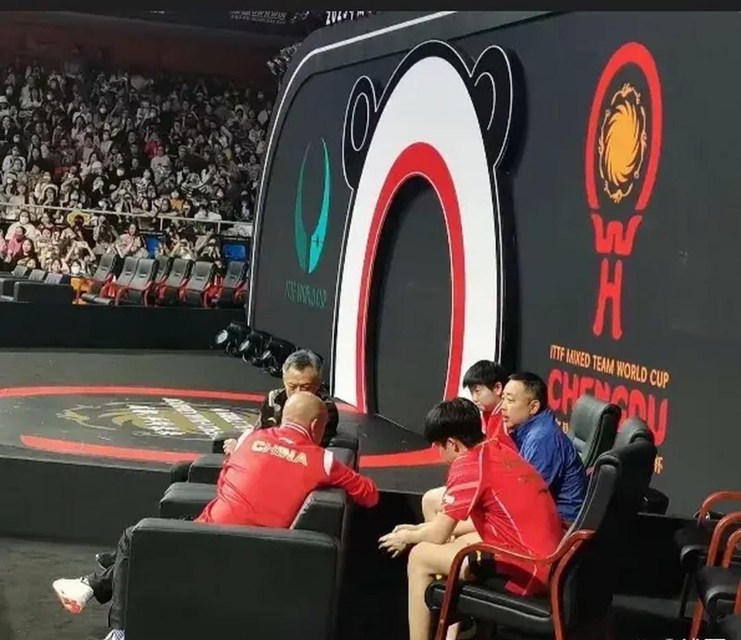 开云体育下载网页版-包含精彩追击：球队拼尽全力的激烈时刻的词条