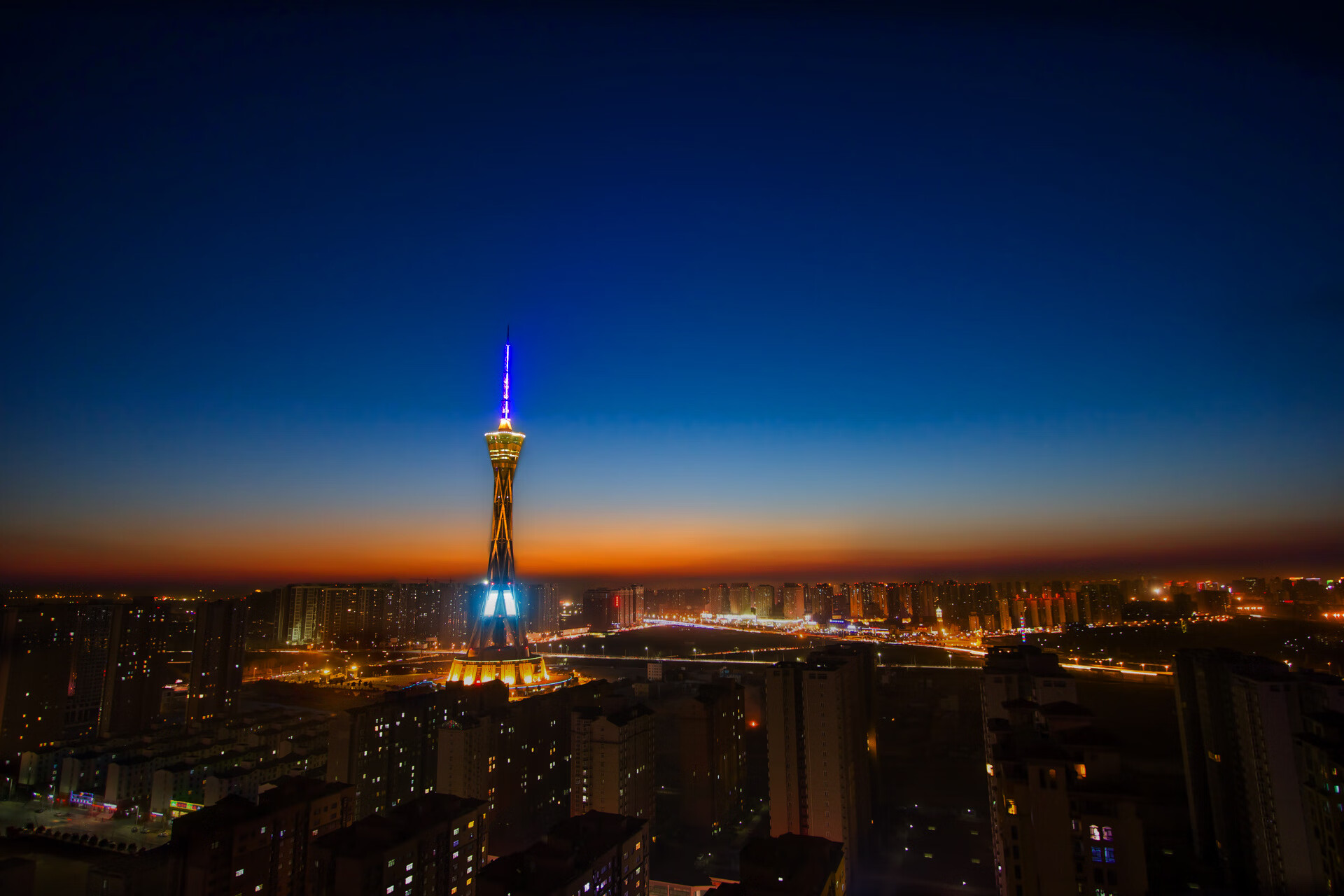 开云体育安全平台-“2025世界运动会：高新区全民健身馆壁球赛事，速度与技巧的极限挑战”