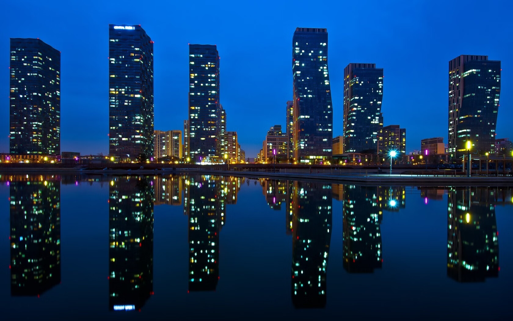 自由搏击赛事走进高校推广防身意识，自由搏击青少年比赛